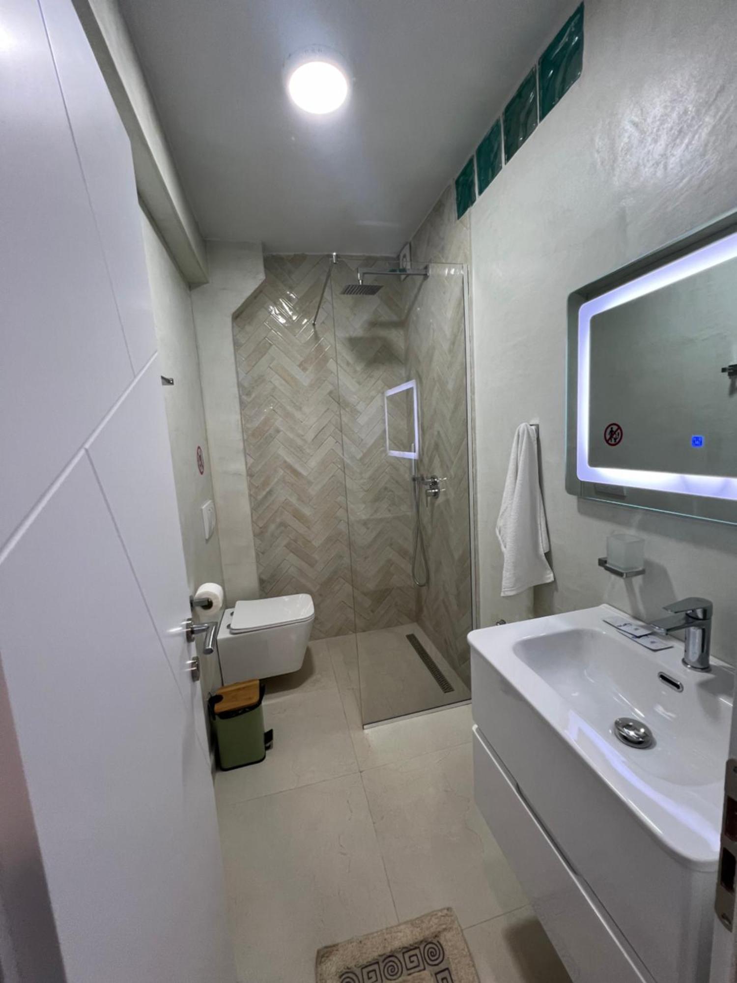 Cane Apartment Mosaic Тирана Екстер'єр фото